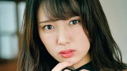 “ネクストグラビアクイーン”シャルロット・日比谷萌甘、18歳のフレッシュグラビア 『FLASH』登場