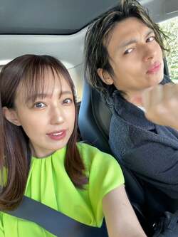 アレク、危険な運転の“標的”になったことを報告「煽られるわ、幅寄せされるわ…」