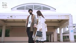 「手繋ぐ？」貴島明日香、夫・久保田悠来とラブラブ手繋ぎ水族館デート！ホッキョクグマ鑑賞に大はしゃぎ『私たち結婚しました4』第4話