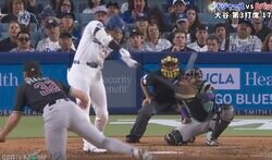 3回目は許さない…！ 大谷翔平、意地の“逆方向豪快弾”「エグい」「スゴすぎ」 打ち取られた球を“待ってました”と狙い撃ち「投げるところない」