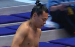 「細いけど筋肉すごい！」「腹筋割れてる」小兵力士の“超合金”ボディに驚きの声