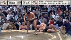 新横綱が「お尻で投げた」豊昇龍、執念の勝利に拍手喝采「すごい投げだw」
