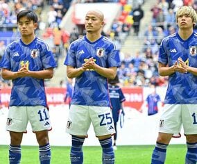 「三笘さんを最初から起用するとタケの使い方が難しくなる」本田圭佑が考える日本代表のアタッカー４枚は？「トップは…」