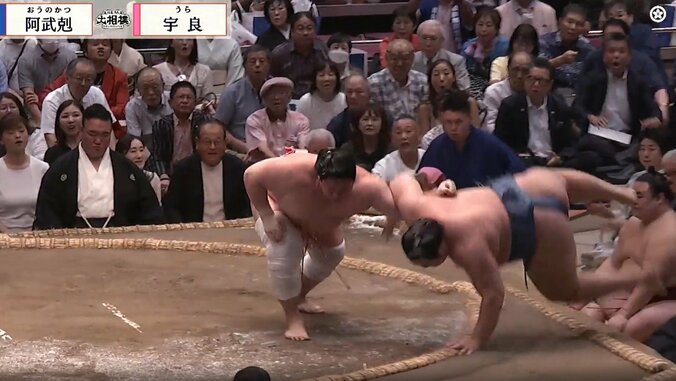 阿武剋を掬い投げで下した宇良