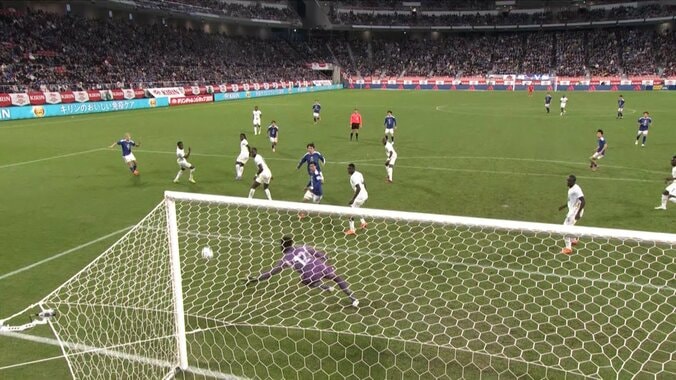 「それはメッシです！」堂安律の“４人翻弄スーパーゴール”が「ロッベンに見えたわ」「ほぼサラー」スター彷彿論でSNS沸騰 3枚目