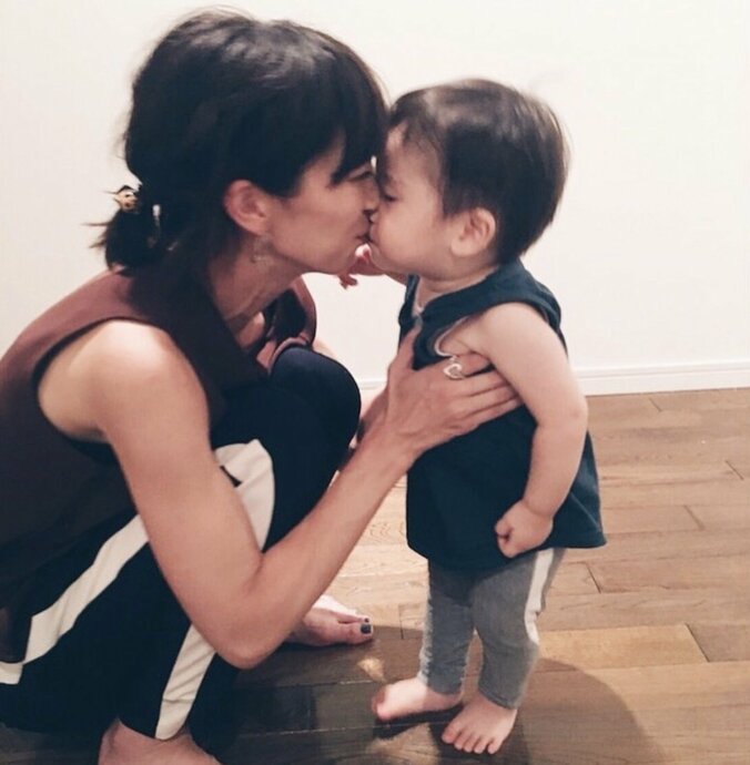 安田美沙子、1歳の息子とのキスショット公開「可愛すぎて受け入れちゃう」 1枚目