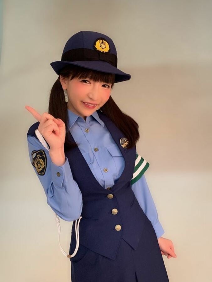 もえあず、警察官姿を公開「コスプレ好きにはたまらない」 1枚目