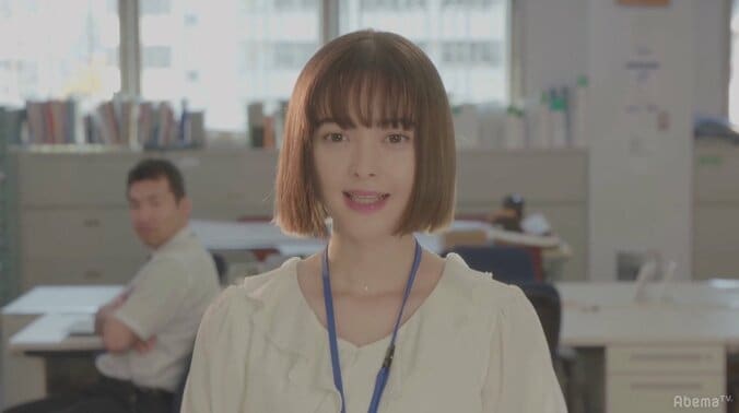 玉城ティナがセクシーなミニスカサンタ姿を披露！「天使だ」「惚れてまうやろ」視聴者をKO 2枚目