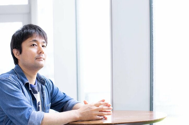 「仕込みは一切ナシ」出川哲朗とキスしたCAはなぜ見つかった？ 『世界はたった6人でつながる』企画の背景