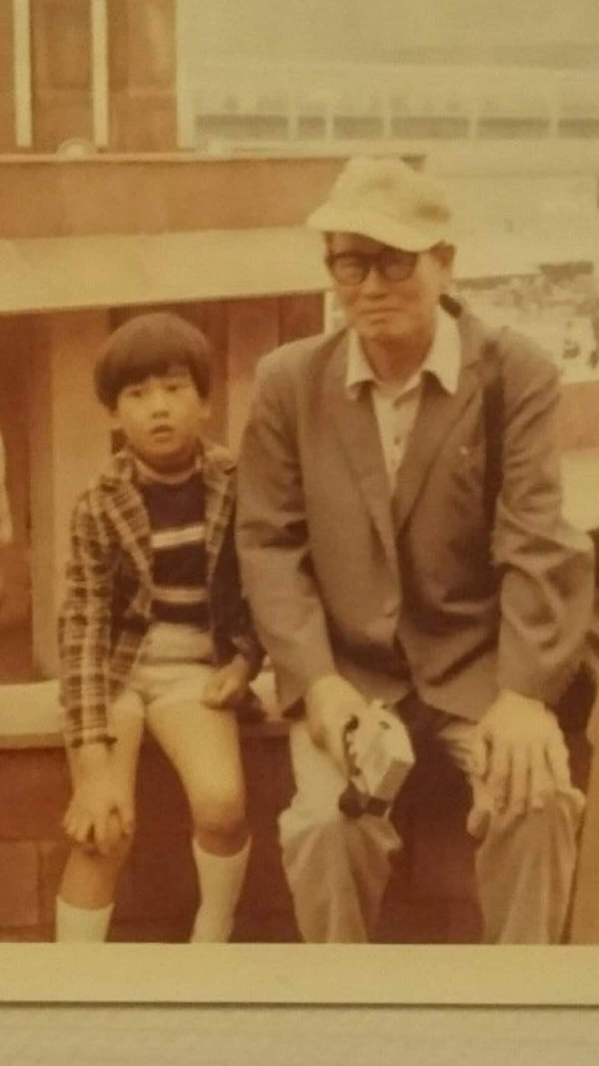 川崎 麻世 父親