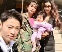 窪塚洋介ファミリー、娘の初節句で家族写真 長男・愛流くんに「イケメン過ぎる」と称賛の声