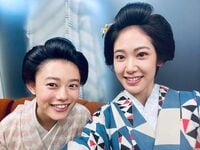 「とと姉ちゃん以来」杉咲花、阿部純子との可愛さあふれる“着物2ショット”を公開し、ファン歓喜