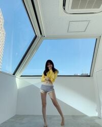 指原莉乃が『ar』オフショットで鍛え抜かれた神スタイルを公開！「世界一の美脚」「えぐいっす。可愛いっす」と絶賛の嵐