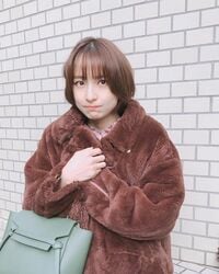「一生の憧れ」「コモコ似合って可愛い」篠田麻里子、キュートな“クマコーデ”姿をファン絶賛