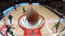 衝撃の84秒で8ポイント→SNS騒然「俺たちの吉井」がトレンド入り「凄すぎた！」吉井裕鷹が倒れながらミラクルショットを沈めた瞬間【バスケ日本代表】