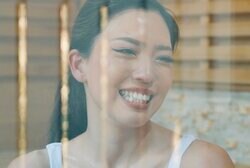 34歳シンママ美女、ビキニでのサウナデートで“世界3位の美ボディ”を披露「ナイスバディ」絶賛の声