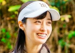 橋本環奈が“TT兄弟”に変身！？ティーグラウンドで見せた可愛すぎるポーズが話題
