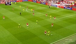 「笑えるほど上手い」アーセナル主将の“天才ボディーフェイク”が話題沸騰！ ウーデゴールが体重移動だけで敵を転倒させた瞬間「やばすぎ」「バケモノや」