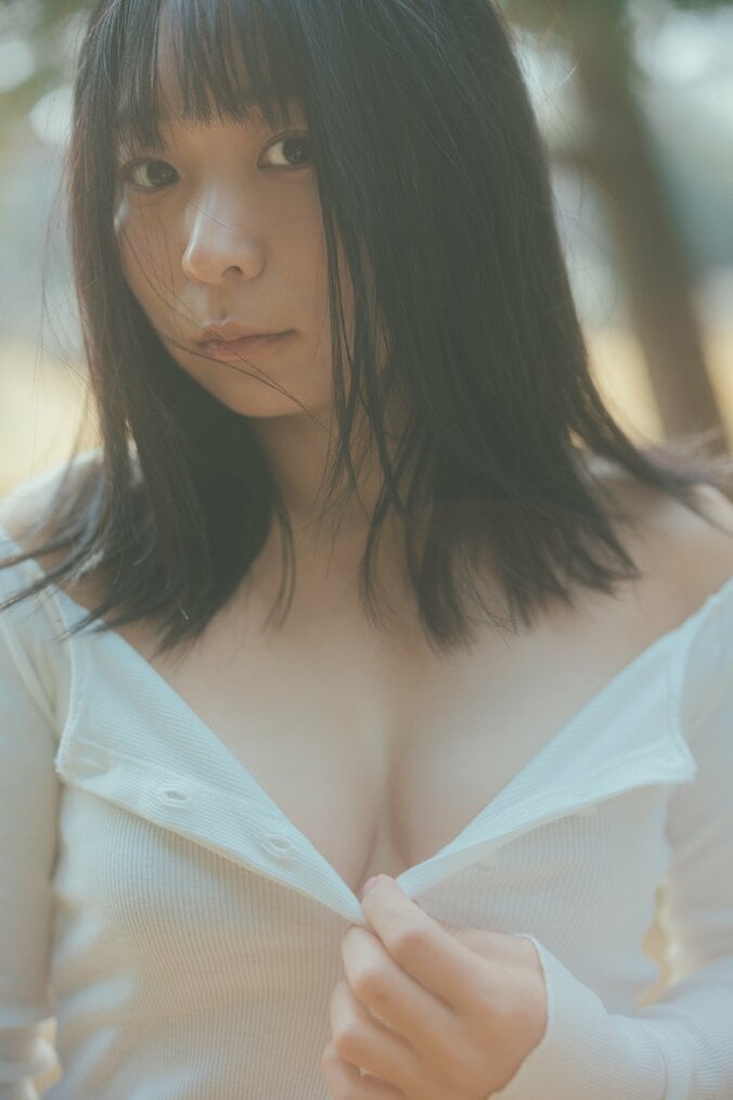 アンゴラ村長初の本格グラビア写真集 表紙が解禁、タイトルは『標準体型』に決定 2枚目