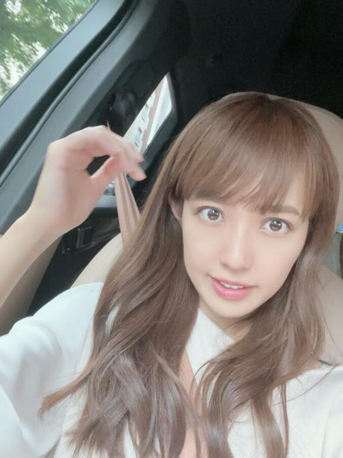  川崎希、自己満足な愛車の内装「茶色にしたのがポイント」  1枚目