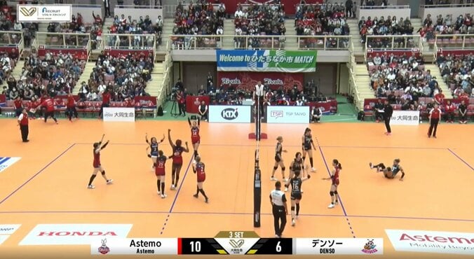 随所に熱血リアクションを見せた相原監督