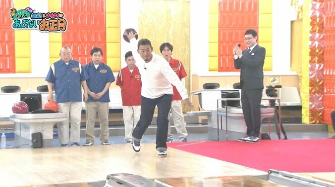 【写真・画像】中田翔、始球式でのまさかの“大暴投”に騒然 「競技が違う」「半分ぐらいまで浮いてた」　2枚目