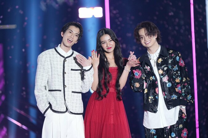 【写真・画像】koki,真っ赤なドレスで『TGC』初降臨、圧倒的存在感に大歓声！「キムタク感ある」「お母さんに似てきた」家族に絡めた反応殺到　2枚目