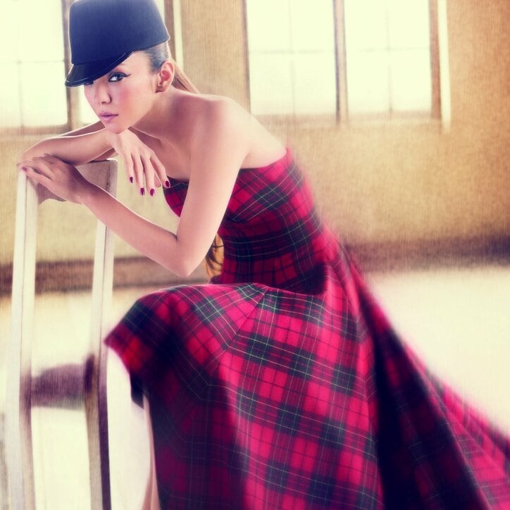 安室奈美恵ファッション総選挙ランキング発表、キャリア25年で最も愛された作品1位は？