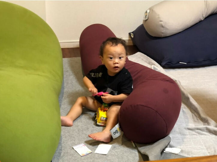 エハラマサヒロの妻、長男の“はいていない”写真を公開「一人で遊んでて可愛すぎるっ」