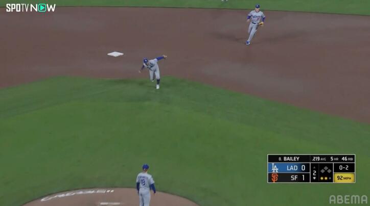 【写真・画像】「運動神経がレベチ」山本由伸を超絶美技で援護 ベッツのファインプレーが炸裂した瞬間「上手すぎる」「今日も頼もしい」