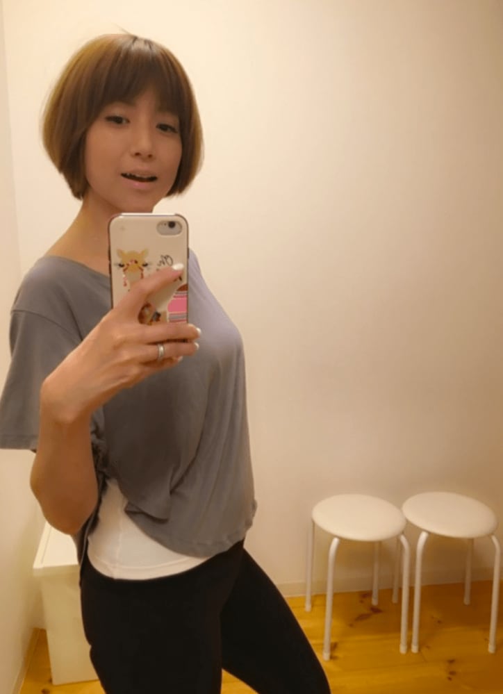 hitomi 産後5ヶ月の体重&美くびれ披露、体づくりのこだわりも