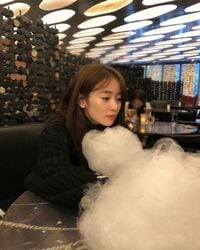 「わ、た？」「なにこれ？」泉里香、もこもこに手が包まれる不思議写真に反響