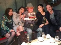 アンミカ、SHIHOらとドン小西の誕生日祝福 悩んだ末のプレゼントは…