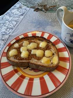 早見優、“気分が上がった”朝食を公開 「こういう偶然ってなんだか嬉しい」