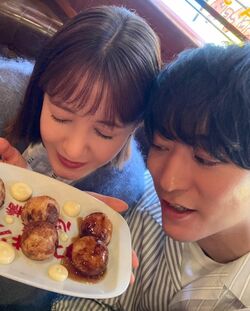 「仲良し～ 癒されます」トリンドル玲奈＆浅香航大、幸せそうな大阪グルメショットに称賛の声