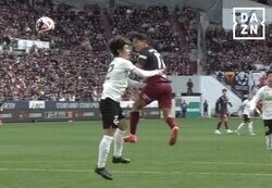 「首が強すぎる！」武藤嘉紀の“怪物級ヘディング”に驚愕の声！「首の筋力どうなってんの」「えぐいって」神戸をJ1連覇に導く豪快シーン