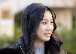 告白された回数17回 すらり美脚の高1美少女「だめよ」年上男子にあざとく恋のアドバイス