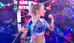 空手“黒帯”美女のディズニーコスプレが大バズり！ セクシー“バズ・ライトイヤー”誕生に放送局も思わず「無限の彼方へ！」