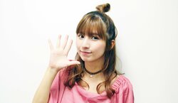 原宿・竹下通りで巨大“すっぴん画像”公開された小田あさ美「体重の方が恥ずかしい」