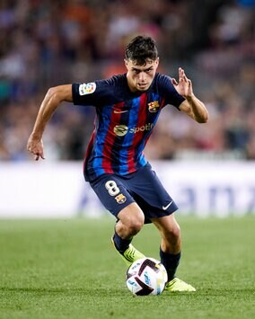 「箸の使い方が上手い」バルセロナの“イニエスタ後継者”が「日本食の満喫姿」公開！ まさかの投稿に、「スシロー一緒行こうや」など大喜利合戦勃発！