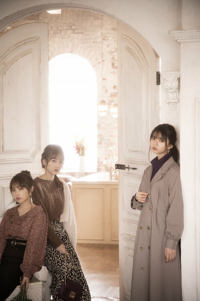 齋藤飛鳥、与田祐希、佐藤楓、山下美月、GRL新ビジュアルで雰囲気たっぷりな秋冬の装いに 4枚目