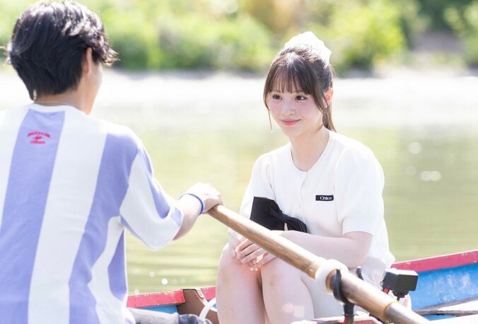 ミニスカート姿がかわいすぎるダレノガレ明美の姪