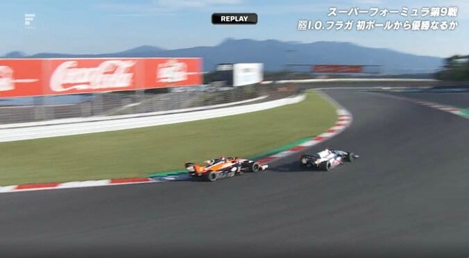 「外から行った凄すぎ」元ウイリアムズF1育成の“黒船”に衝撃「覚醒してるやん」接触スレスレ…驚異のぶち抜きにファン沸騰 5枚目
