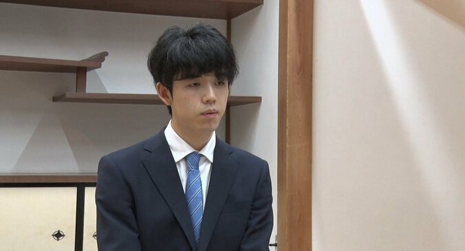 藤井聡太棋聖、明日3日に最年少防衛＆九段昇段にチャレンジ「今までどおり臨めそう」／棋聖戦五番勝負第3局 1枚目