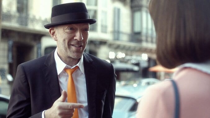 小峠がオランジーナCMに出演！フランス人俳優・ヴァンサン・カッセルの弟分役を熱演 2枚目