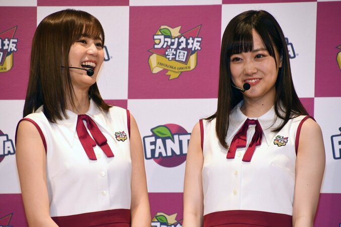 カズレーザー、斎藤飛鳥に「小顔すぎる！」　乃木坂メンバーが「変顔ボトル」に大はしゃぎ 7枚目