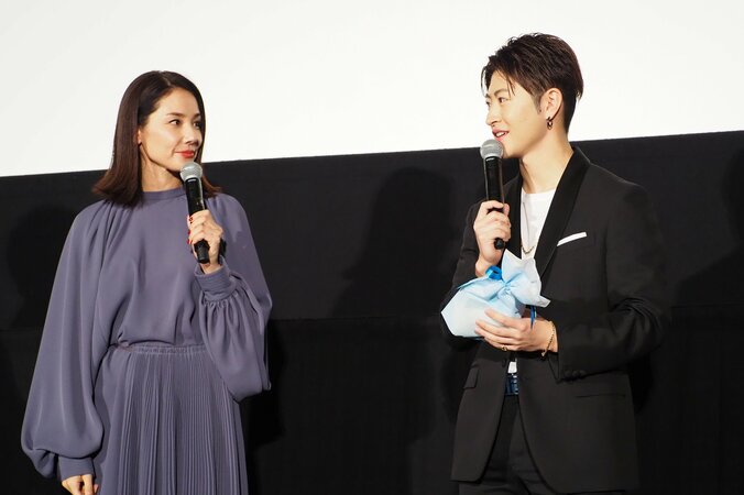 佐野玲於、「異性にモテる三箇条」を発表！吉田羊からの太鼓判には大きく「よしっ！」 2枚目