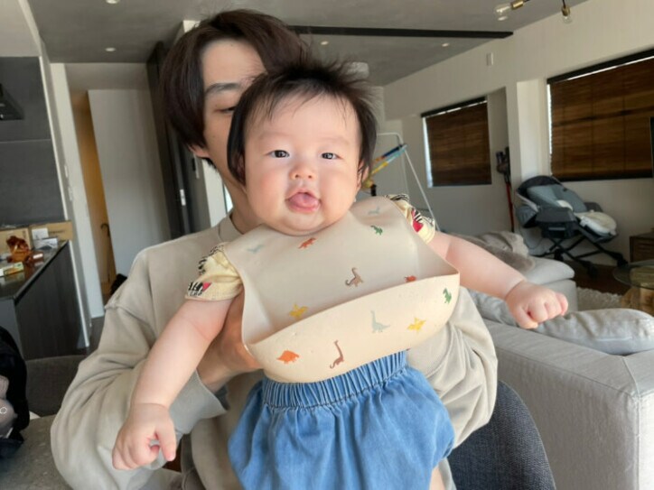  あいのり・桃、初めて離乳食を口にした息子「食べてる姿、可愛すぎ」 