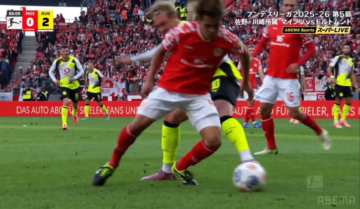 【写真・画像】ありえない！ 佐野海舟に同情の声…「さすがに無理」「なんでボランチが最後の砦なの」まさかの数的不利→無慈悲な失点の一部始終　1枚目