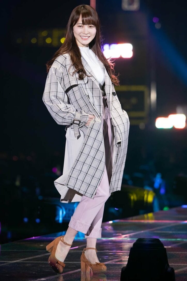 日向坂46が平成最後の『TGC』で3曲ミニライブ、濱岸ひよりが初ランウェイで笑顔を見せる